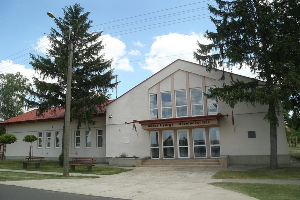 Dózsa György Művelődési ház