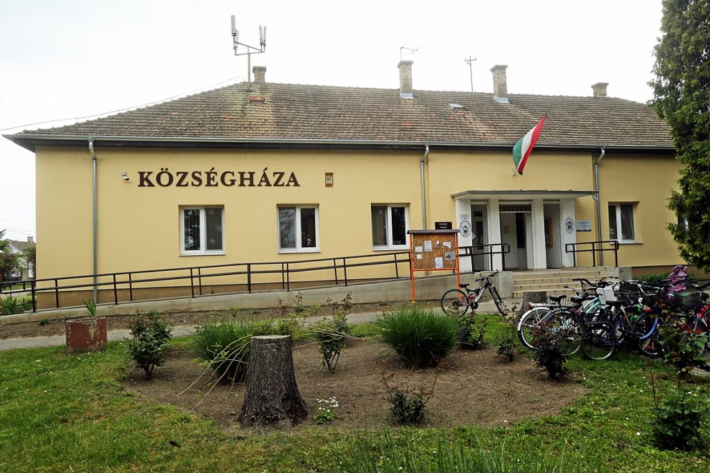 Magyarcsanád Községháza