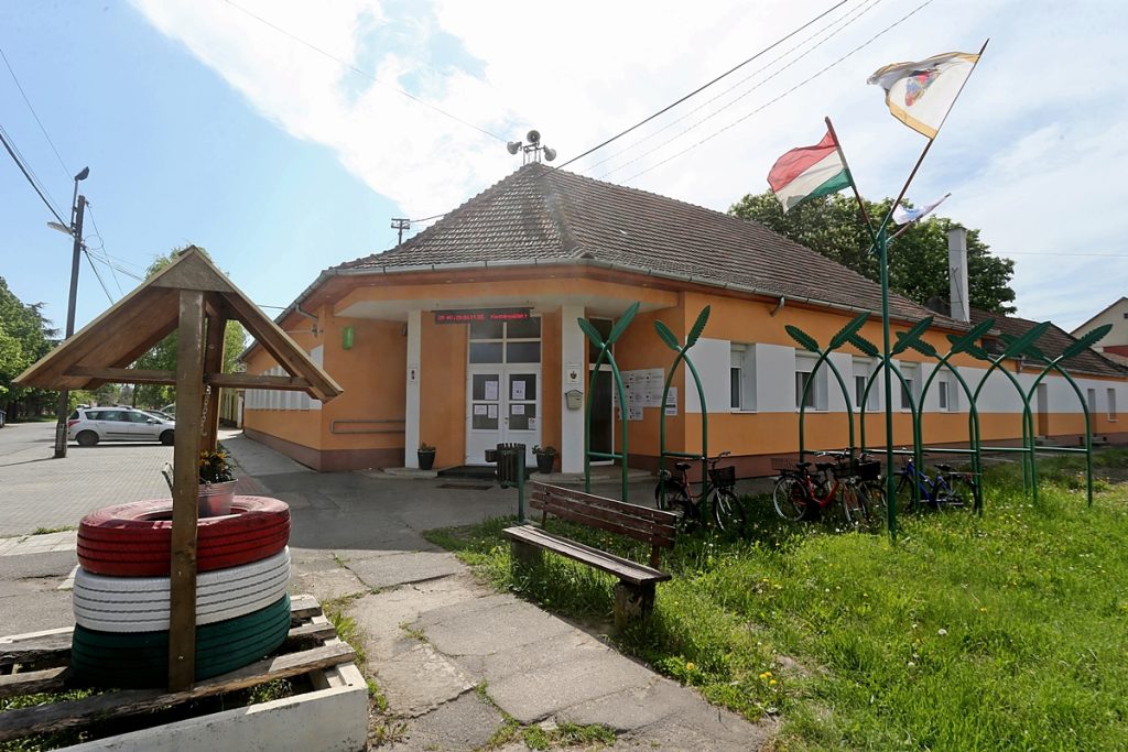 Pitvaros Községháza